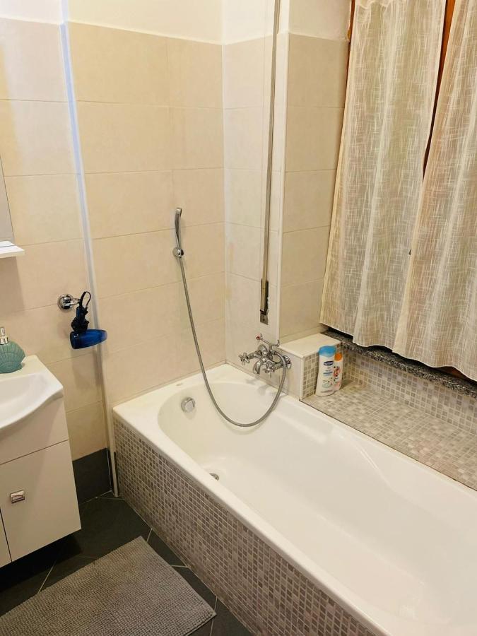 Casa Dei Fiori 3 Apartman Somma Lombardo Kültér fotó